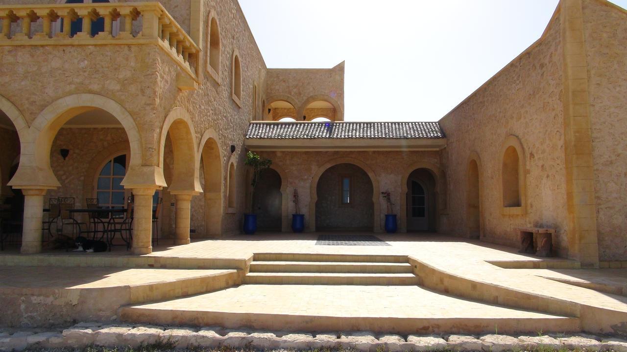 Villa Habibi Szavíra Kültér fotó